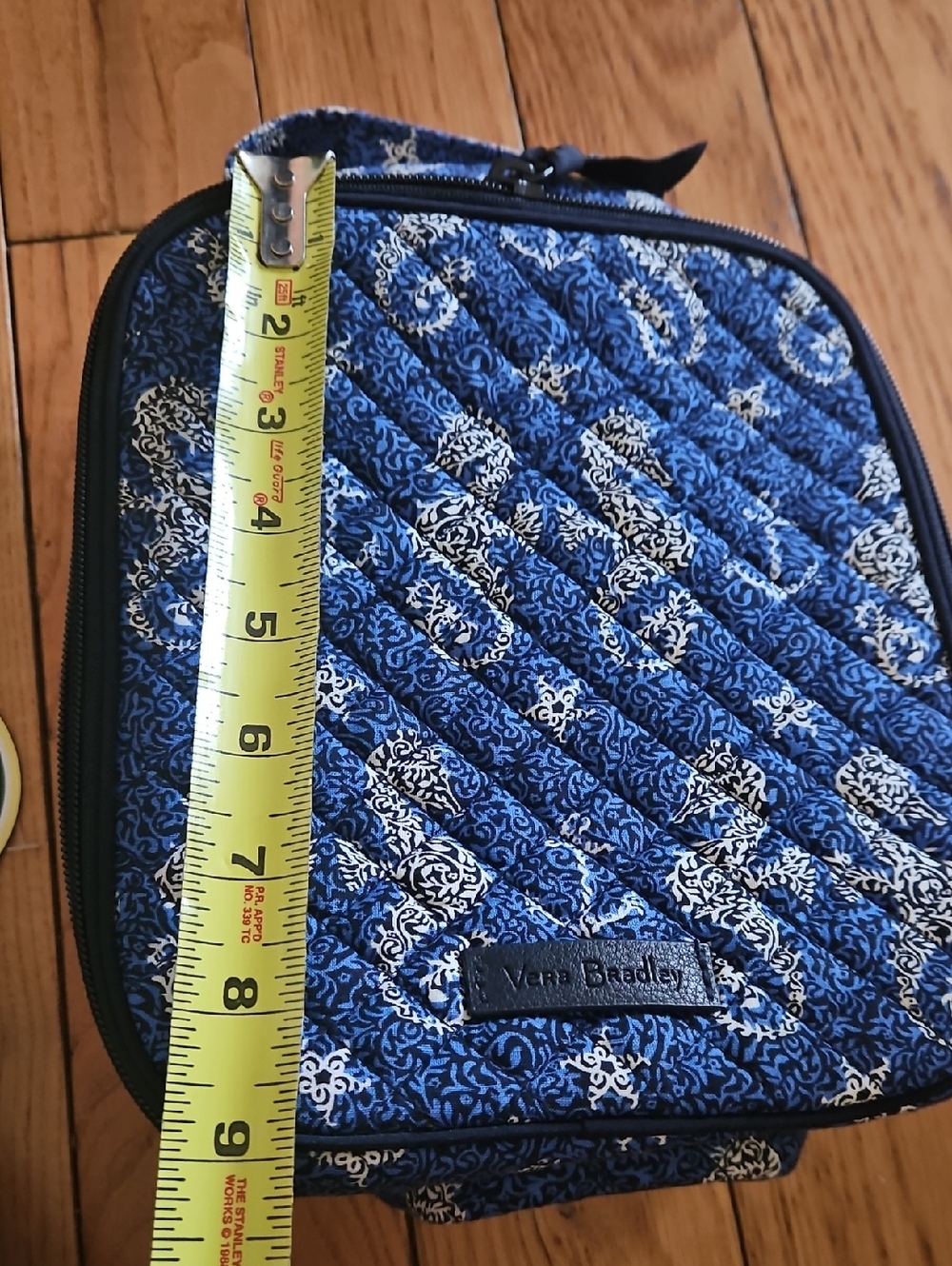 Vera Bradley Blue and White Quilted Patterned Lunch Bag - Picture 7 of 8